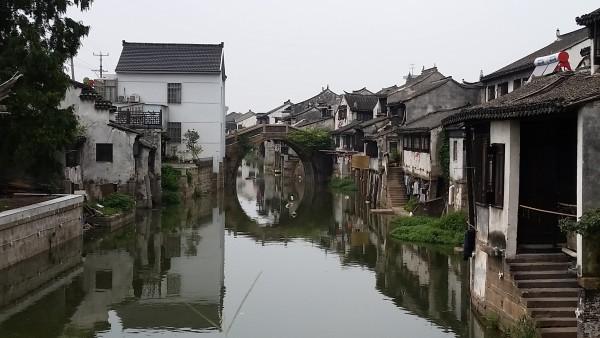 假日大厦
