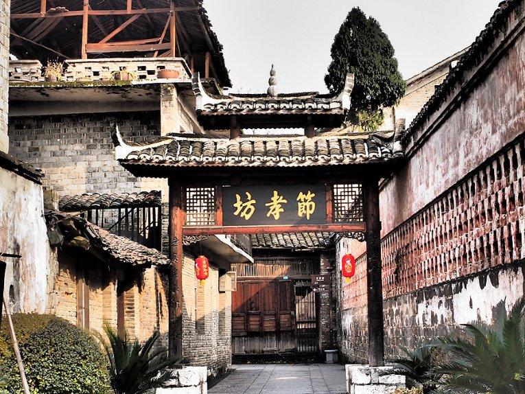 厦门口岸迎来单航次最大批量汽车海运出口